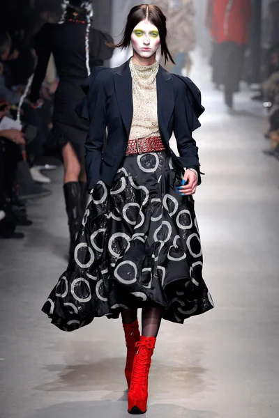Look 19